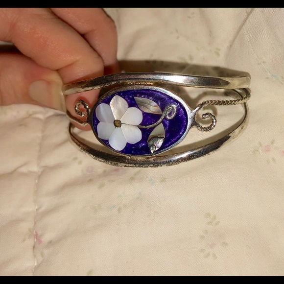 Vintage Flower Design Abalone Bracelet Cuff - Picture 6 of 6